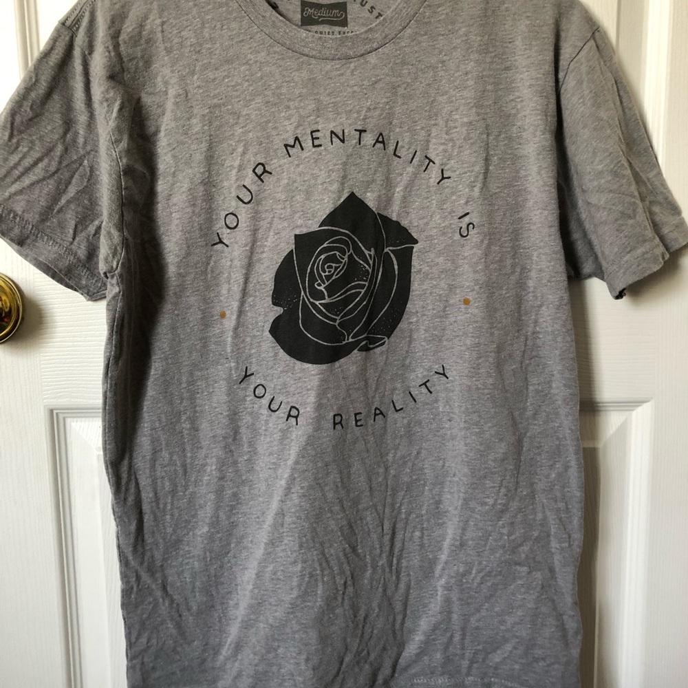 Gray t shirt with print